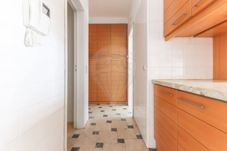 Apartamento T8 para Venda em São Domingos de Benfica Foto 17