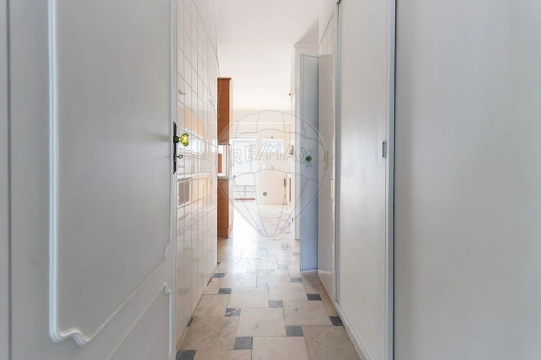 Apartamento T8 para Venda em São Domingos de Benfica Foto 18
