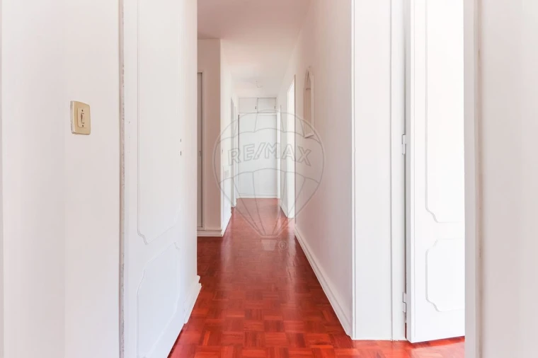 Apartamento T8 para Venda em São Domingos de Benfica Foto 21