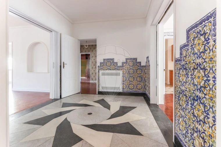 Apartamento T8 para Venda em São Domingos de Benfica Foto 2