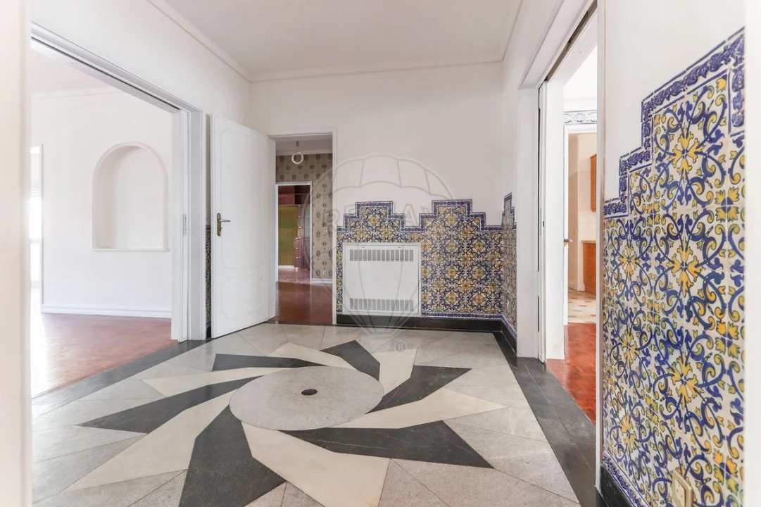 Apartamento T8 para Venda em São Domingos de Benfica Foto 2