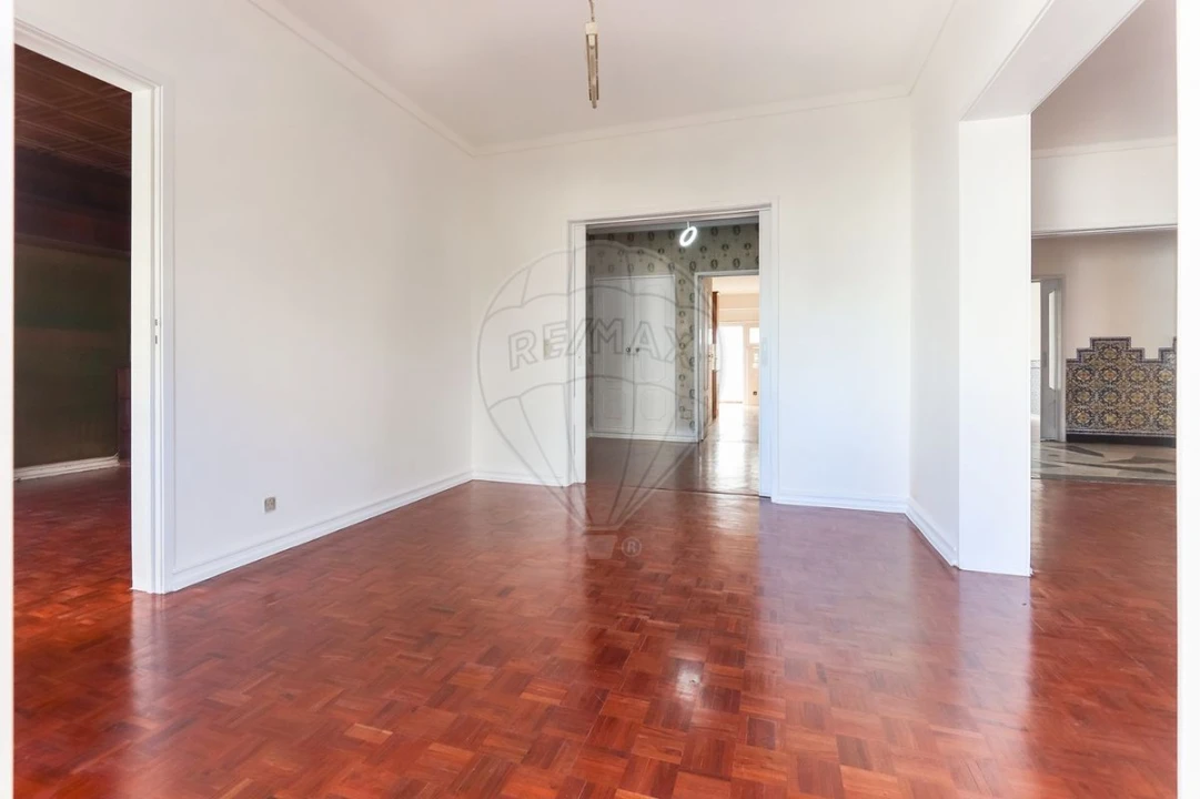 Apartamento T8 para Venda em São Domingos de Benfica Foto 8
