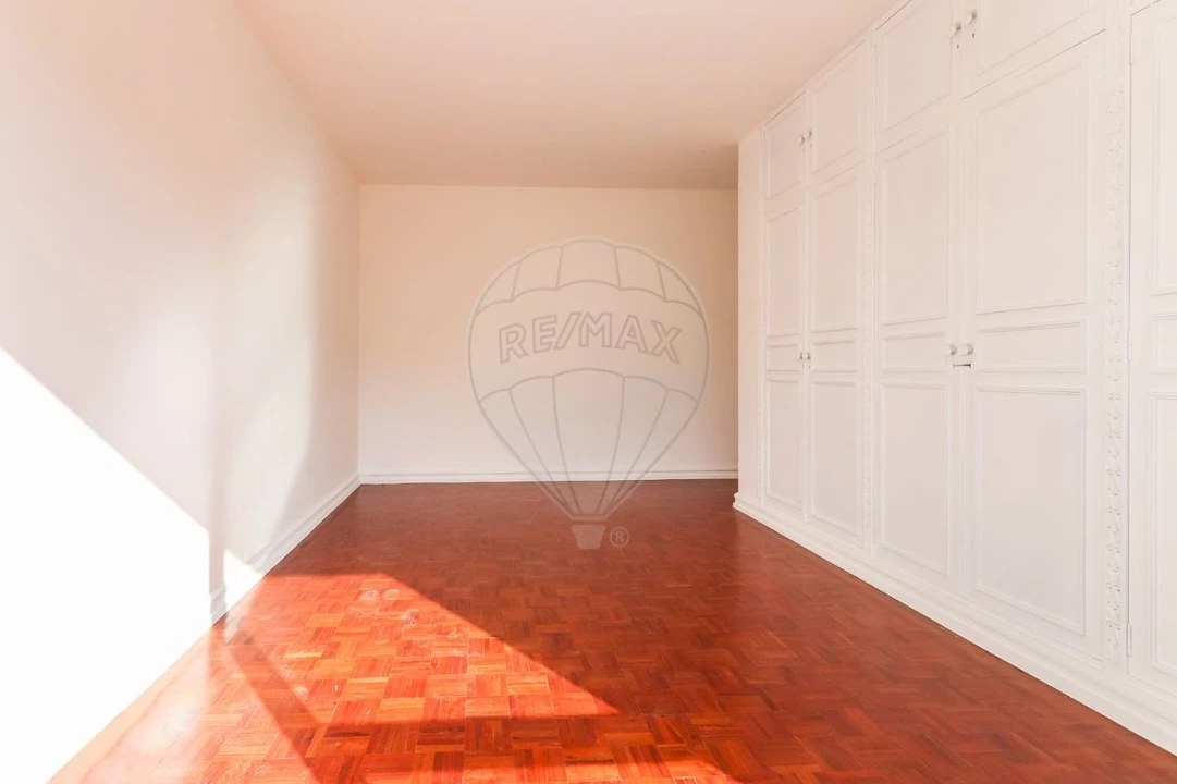 Apartamento T8 para Venda em São Domingos de Benfica Foto 24