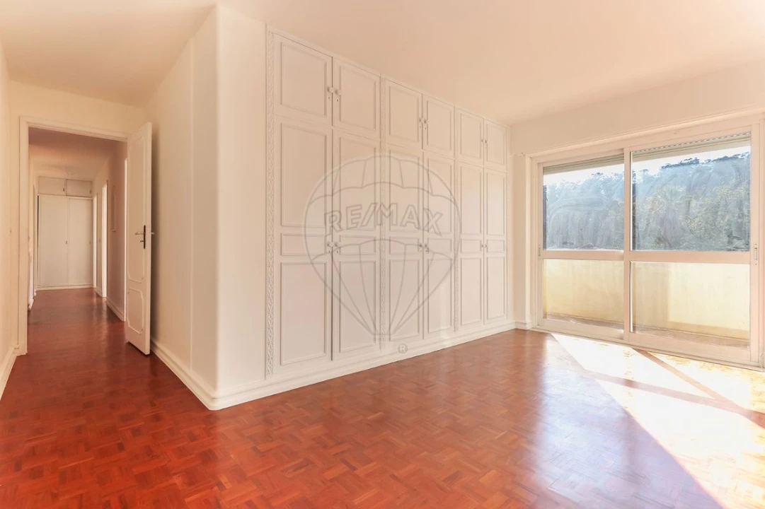 Apartamento T8 para Venda em São Domingos de Benfica Foto 23