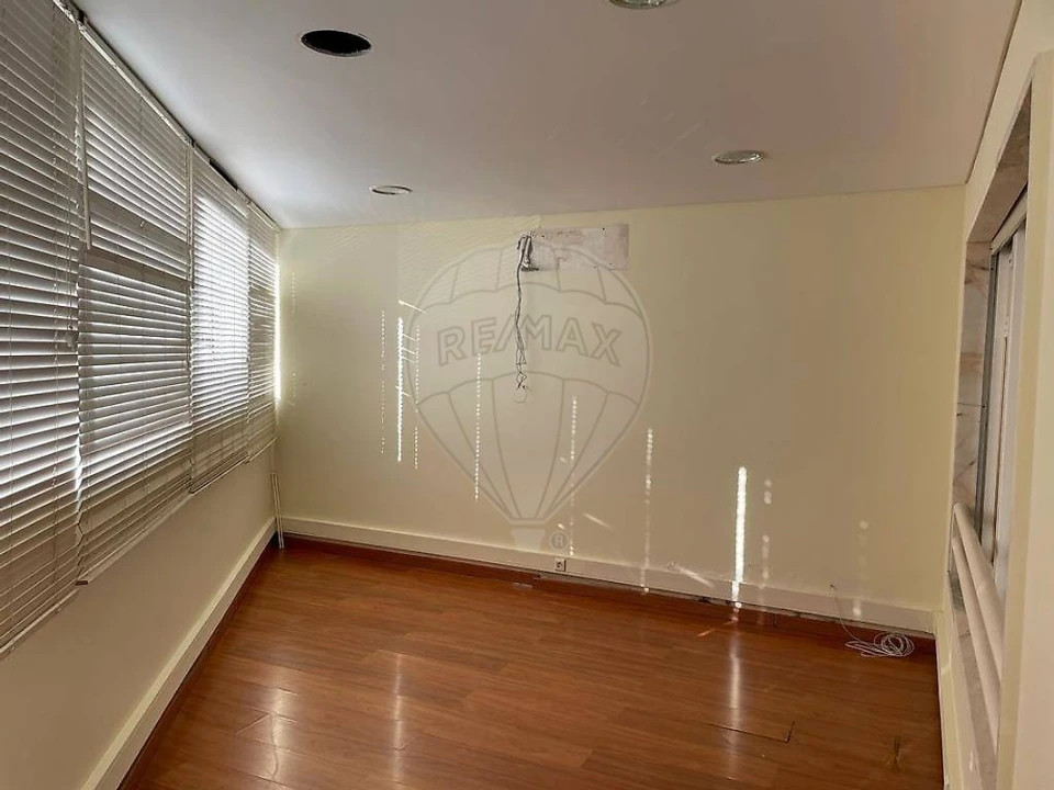 Escritório para Arrendamento em Cacém e São Marcos Foto 10