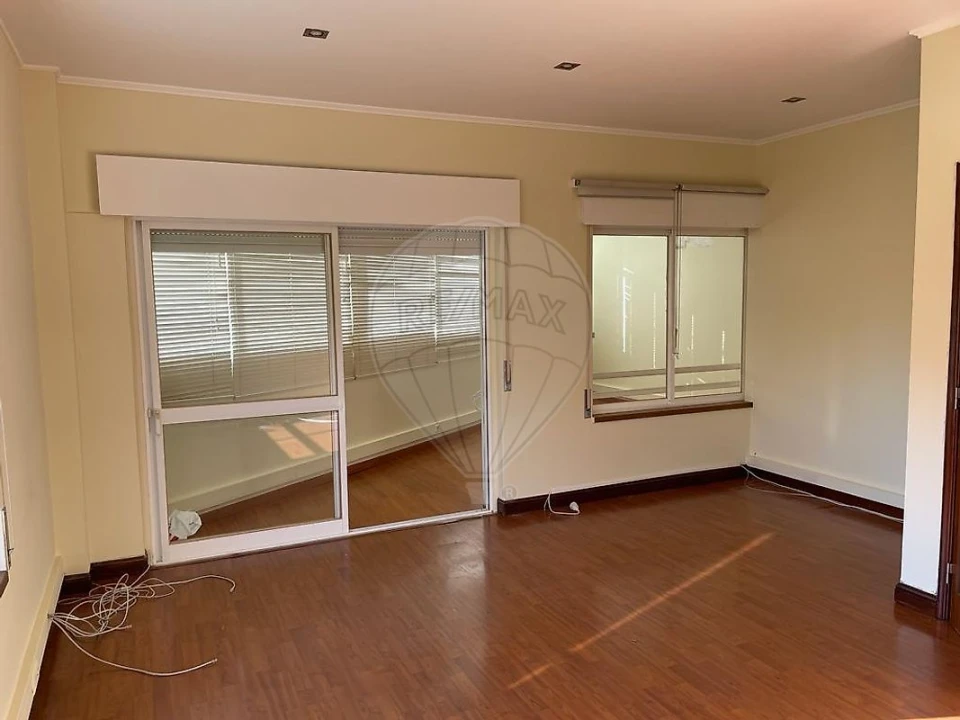 Escritório para Arrendamento em Cacém e São Marcos Foto 13