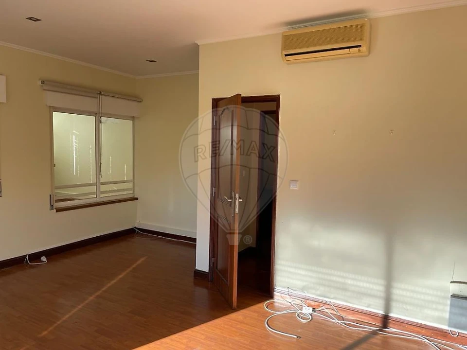 Escritório para Arrendamento em Cacém e São Marcos Foto 9