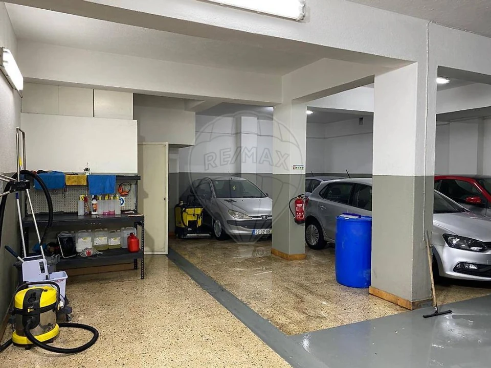 Garagem para Venda em Almada, Cova da Piedade, Pragal e Cacilhas Foto 5