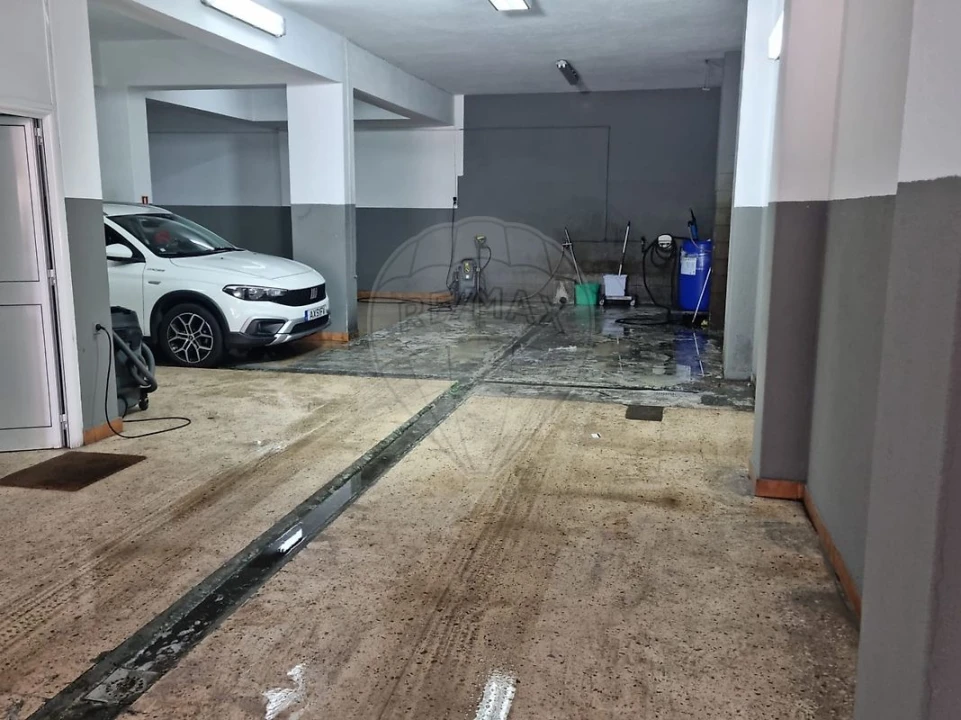 Garagem para Venda em Almada, Cova da Piedade, Pragal e Cacilhas Foto 3