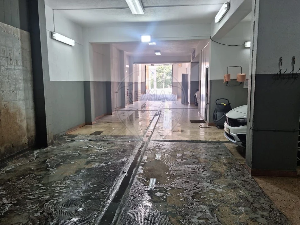 Garagem para Venda em Almada, Cova da Piedade, Pragal e Cacilhas Foto 1