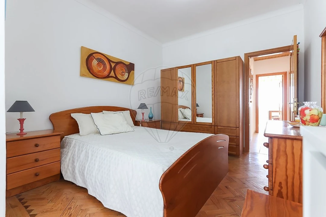 Apartamento T2 para Venda em Algés, Linda-A-Velha e Cruz Quebrada-Dafundo Foto 8