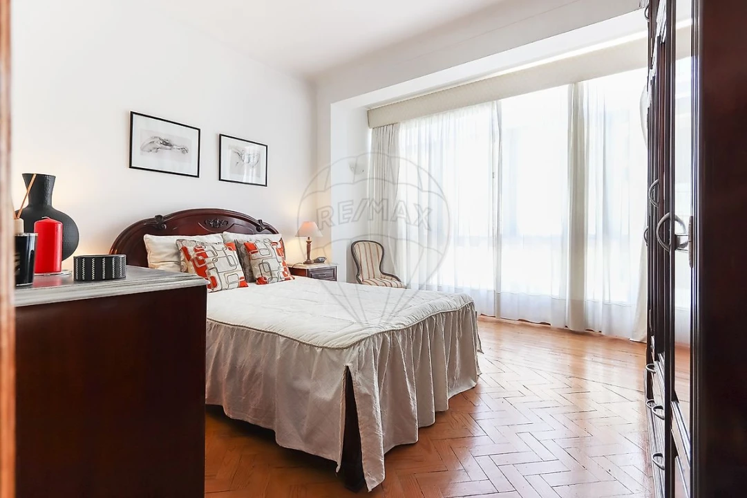 Apartamento T2 para Venda em Algés, Linda-A-Velha e Cruz Quebrada-Dafundo Foto 2