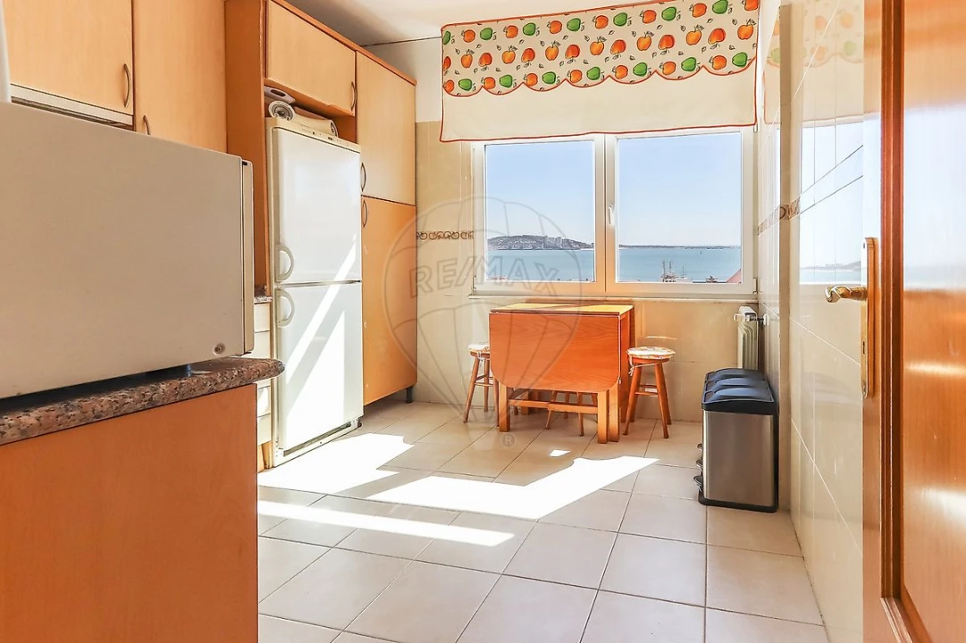 Apartamento T2 para Venda em Algés, Linda-A-Velha e Cruz Quebrada-Dafundo Foto 14