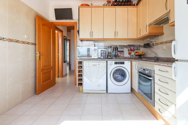 Apartamento T2 para Venda em Algés, Linda-A-Velha e Cruz Quebrada-Dafundo Foto 16