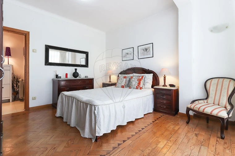 Apartamento T2 para Venda em Algés, Linda-A-Velha e Cruz Quebrada-Dafundo Foto 4