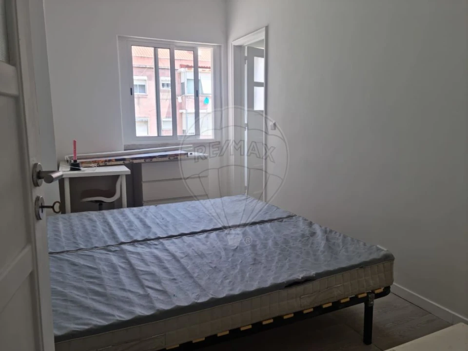 Apartamento T3 para Venda em Venteira Foto 12