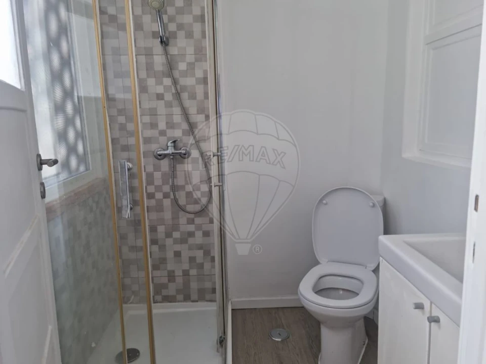 Apartamento T3 para Venda em Venteira Foto 13