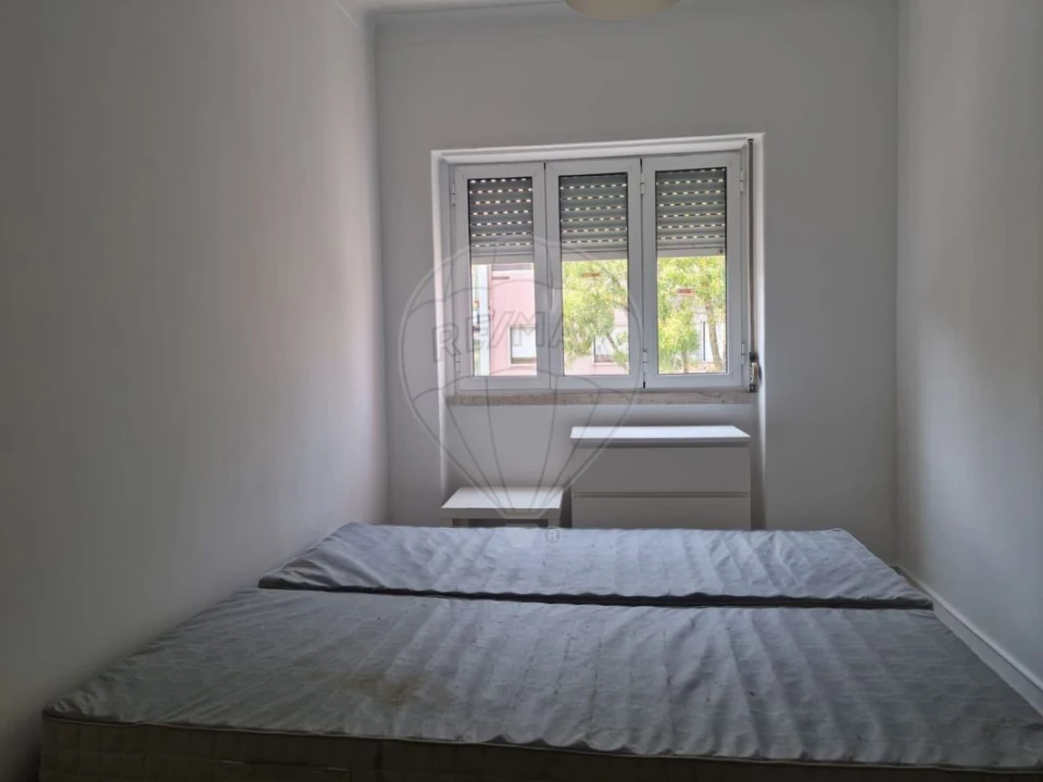Apartamento T3 para Venda em Venteira Foto 9