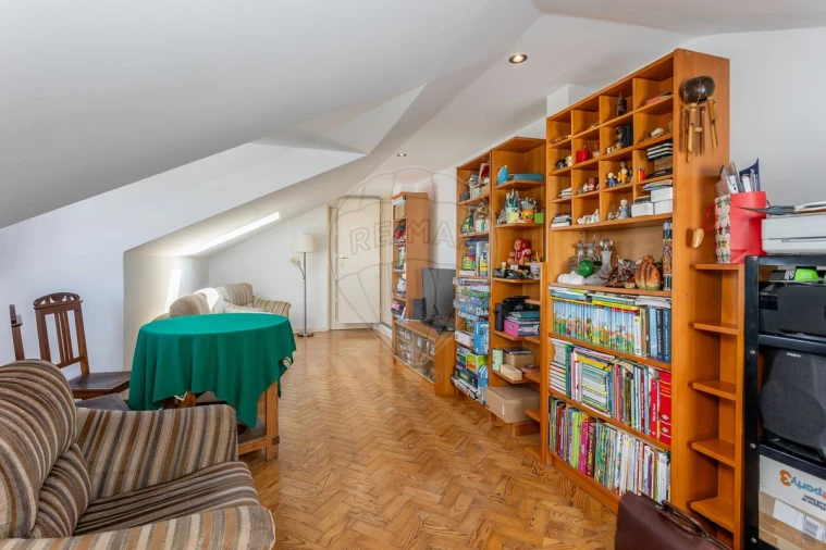 Apartamento T3 para Venda em Sacavém e Prior Velho Foto 14