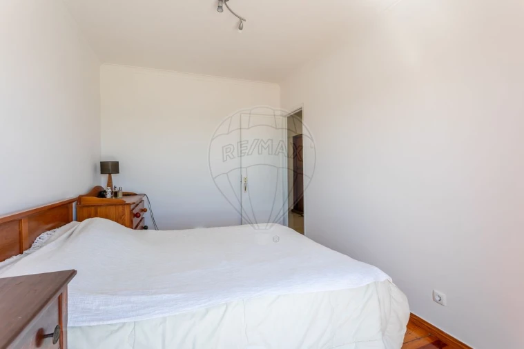 Apartamento T3 para Venda em Sacavém e Prior Velho Foto 8