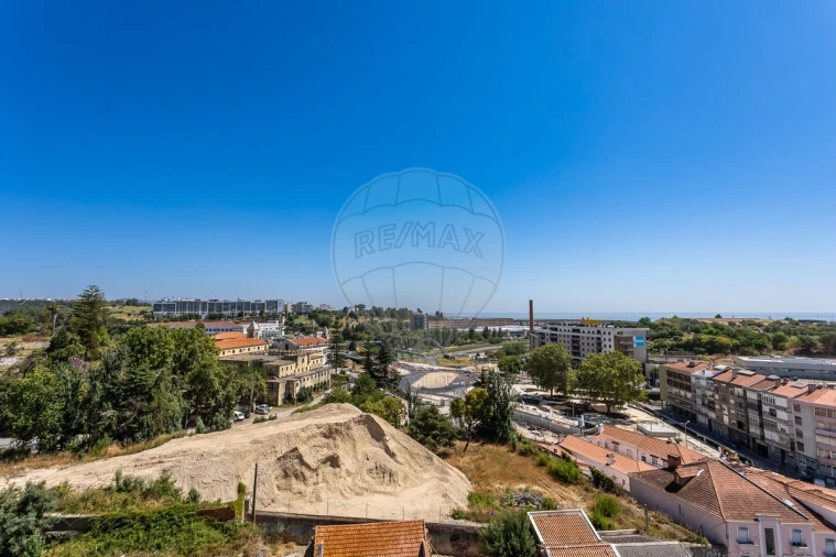 Apartamento T3 para Venda em Sacavém e Prior Velho Foto 16