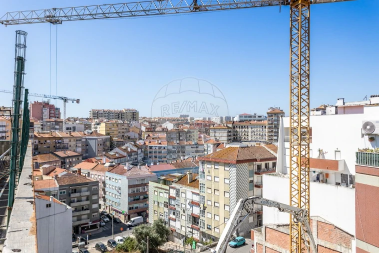 Apartamento T3 para Venda em Sacavém e Prior Velho Foto 22