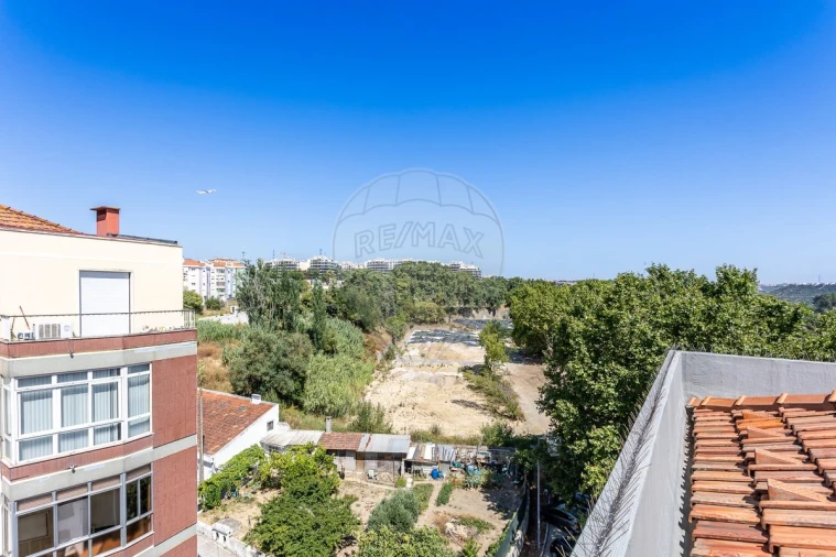 Apartamento T3 para Venda em Sacavém e Prior Velho Foto 21