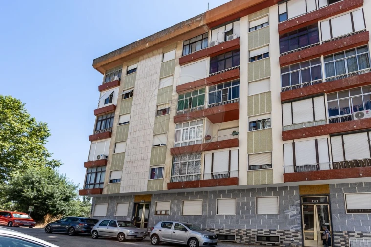 Apartamento T3 para Venda em Sacavém e Prior Velho Foto 24