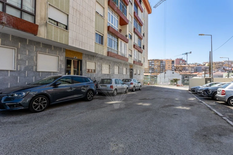 Apartamento T3 para Venda em Sacavém e Prior Velho Foto 26