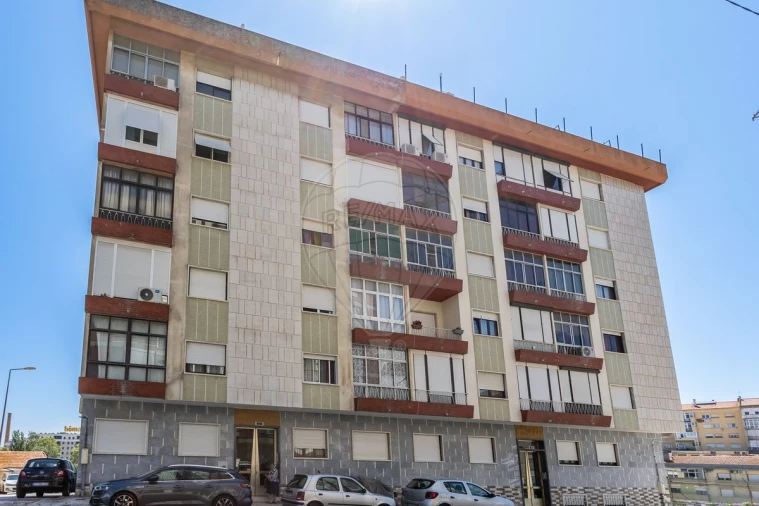 Apartamento T3 para Venda em Sacavém e Prior Velho Foto 25
