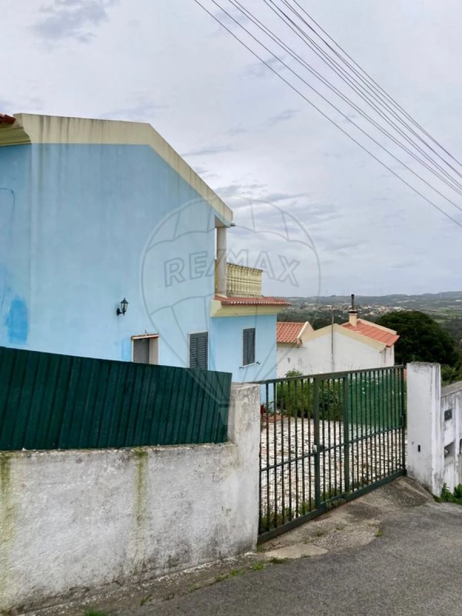 Moradia T2 para Venda em Fanhões Foto 6