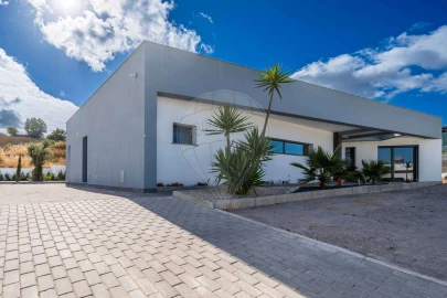 Moradia T4 para Venda em Fernao Ferro