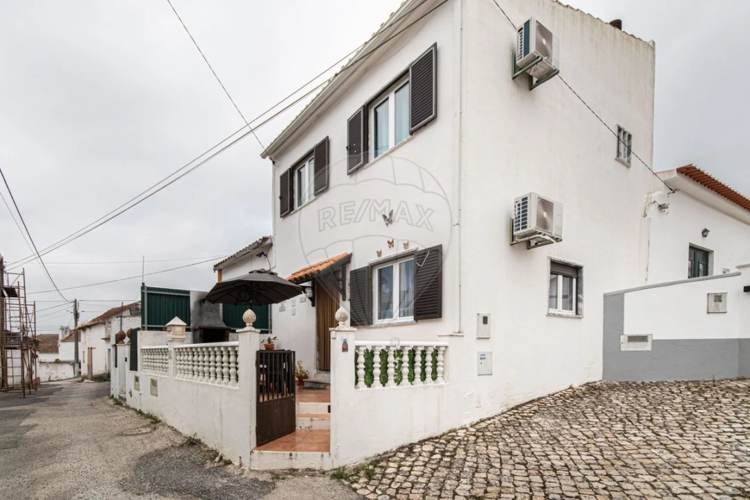 Moradia T2 para Venda em Ventosa Foto 1