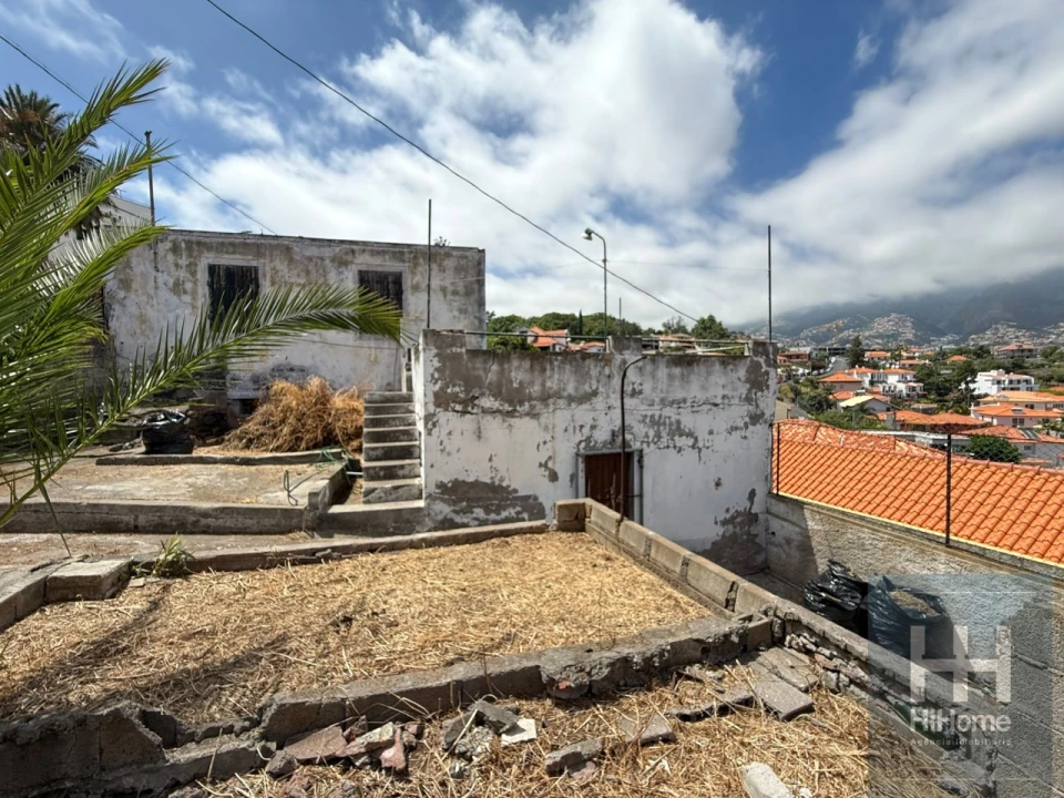 Moradia T2 para Venda em São Martinho Foto 3