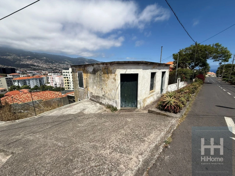 Moradia T2 para Venda em São Martinho Foto 1