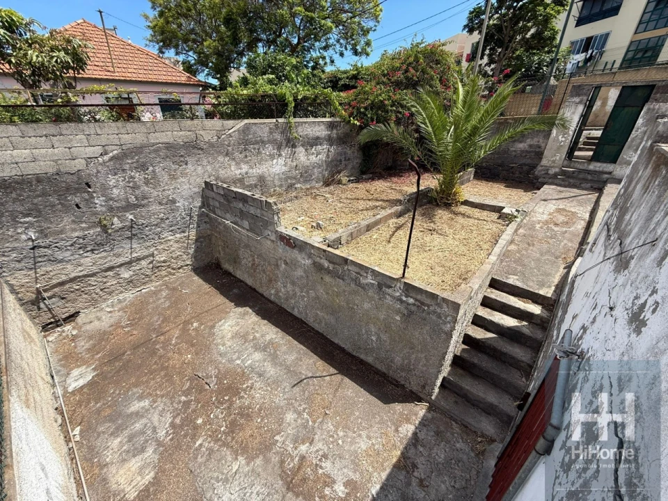 Moradia T2 para Venda em São Martinho Foto 7