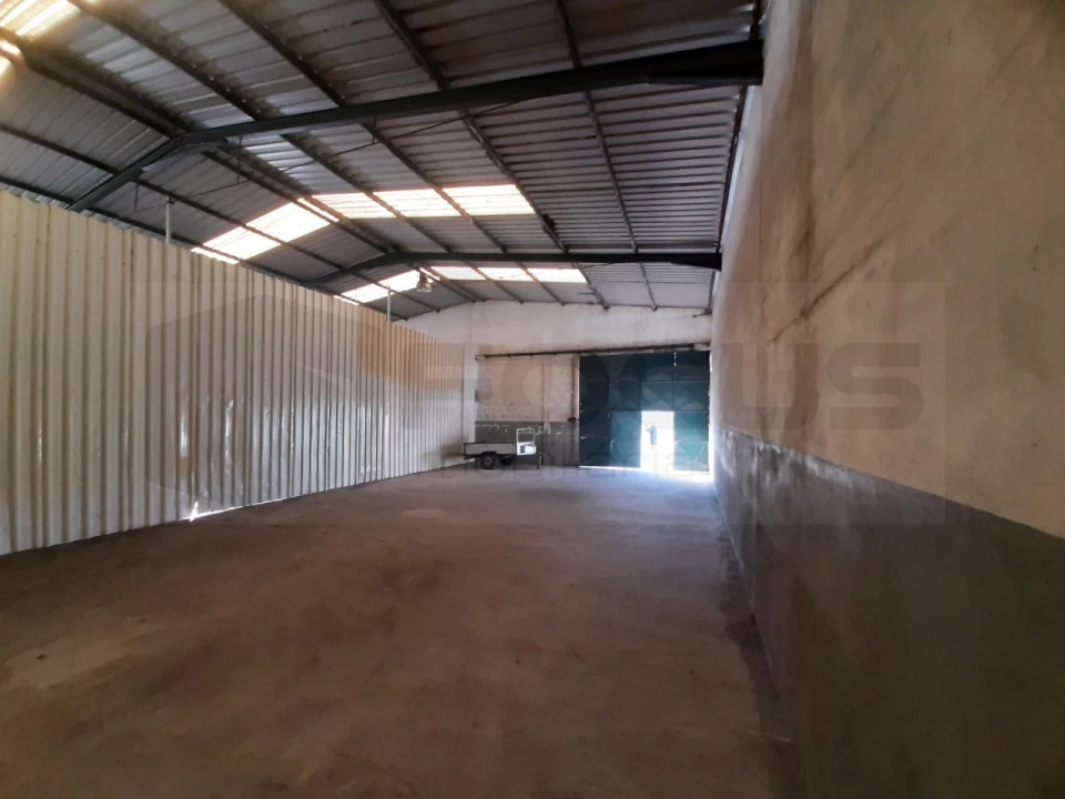 Armazém para Arrendamento em Vagos e Santo António Foto 1