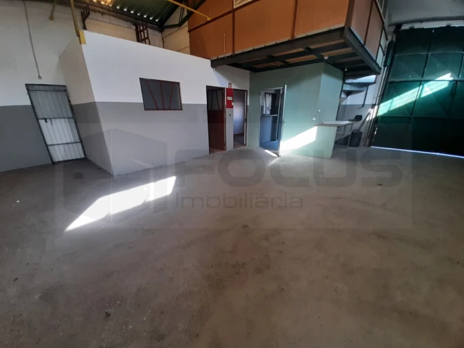 Armazém para Arrendamento em Vagos e Santo António Foto 4