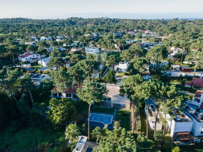 Moradia T4 para Venda em Charneca de Caparica e Sobreda Foto 12