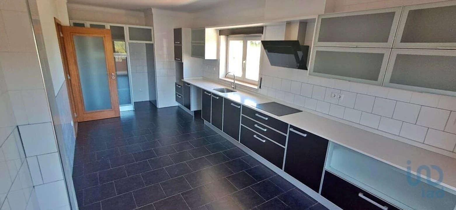 Moradia T3 para Venda em Salir de Matos Foto 11