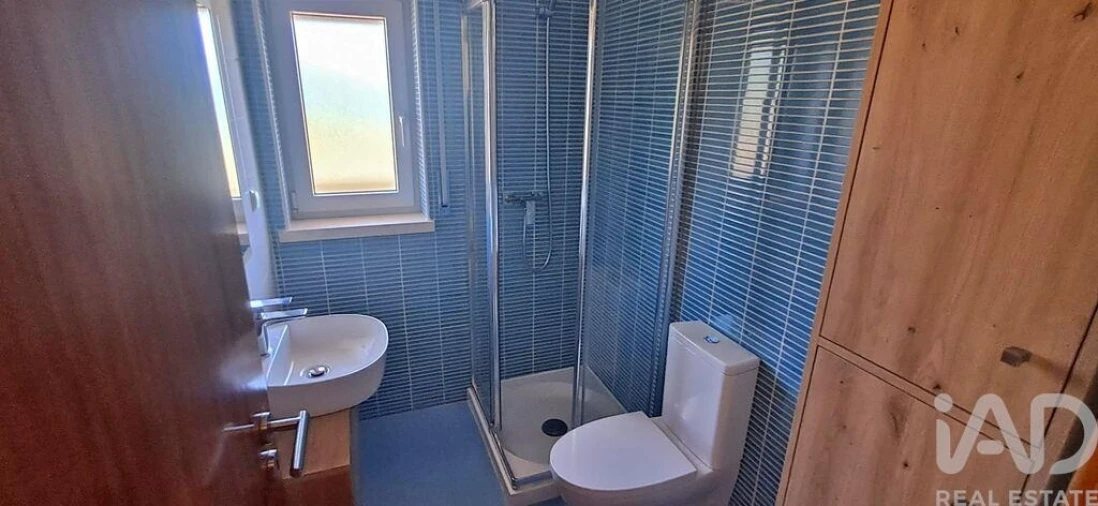 Moradia T3 para Venda em Salir de Matos Foto 16