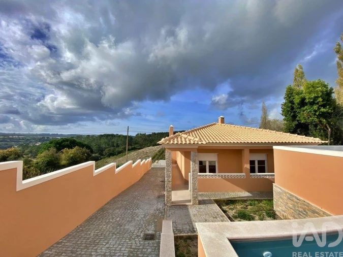 Moradia T3 para Venda em Salir de Matos Foto 29