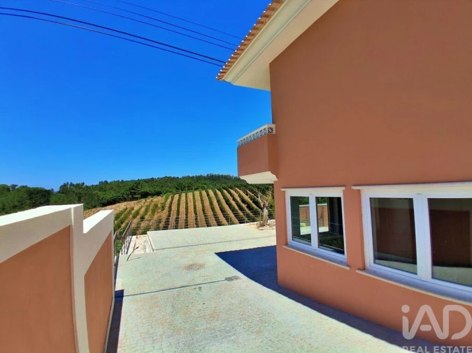 Moradia T3 para Venda em Salir de Matos Foto 27