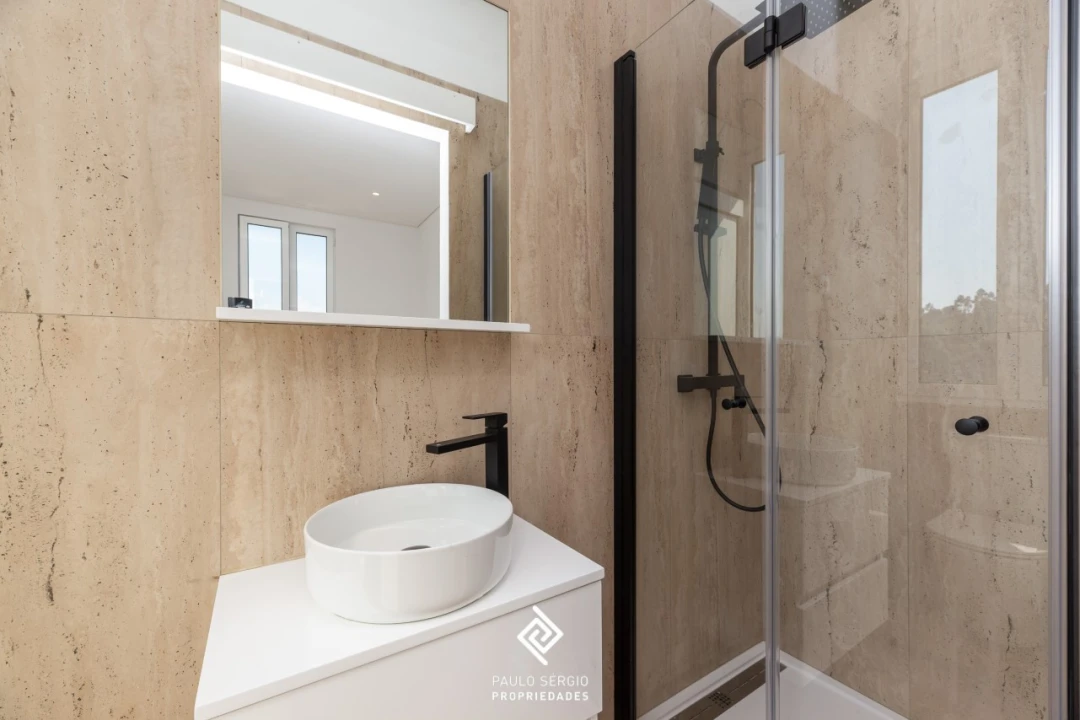 Moradia T5 para Venda em Macieira da Lixa e Caramos Foto 27