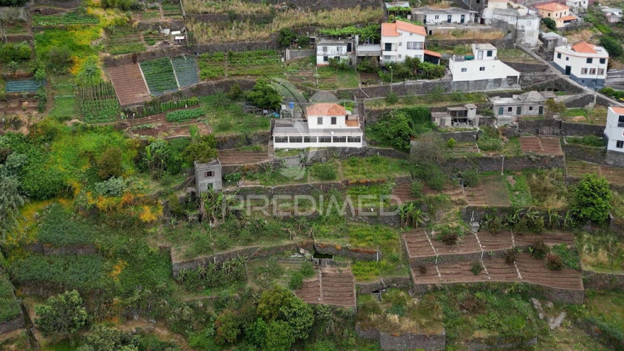 Moradia T3 para Venda em Camara de Lobos Foto 4