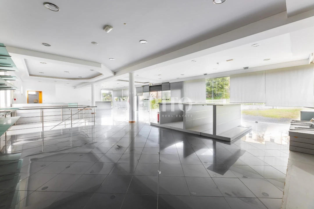 Armazém para Venda em Aborim Foto 5