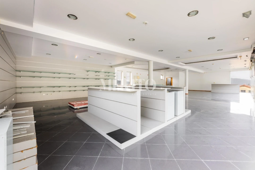 Armazém para Venda em Aborim Foto 9