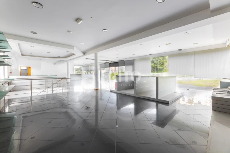 Armazém para Venda em Aborim Foto 5