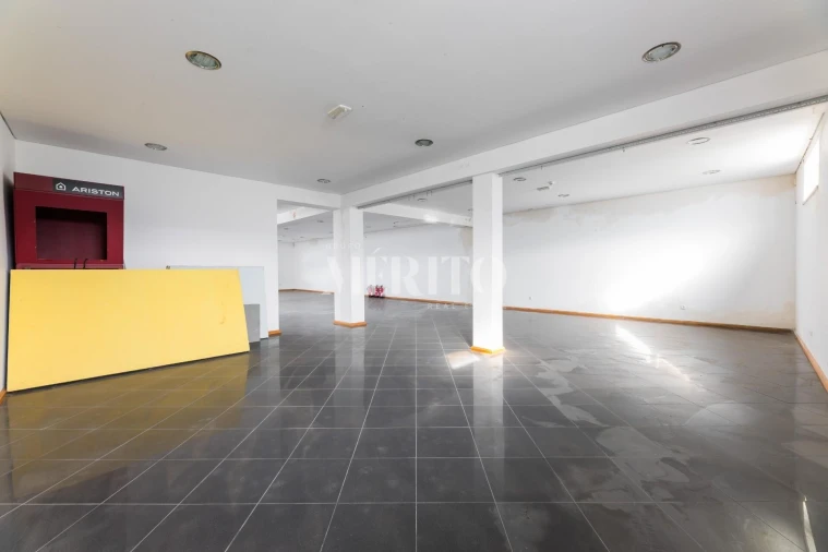 Armazém para Venda em Aborim Foto 13