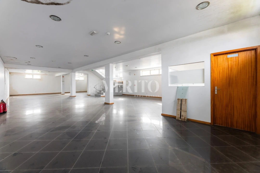 Armazém para Venda em Aborim Foto 8